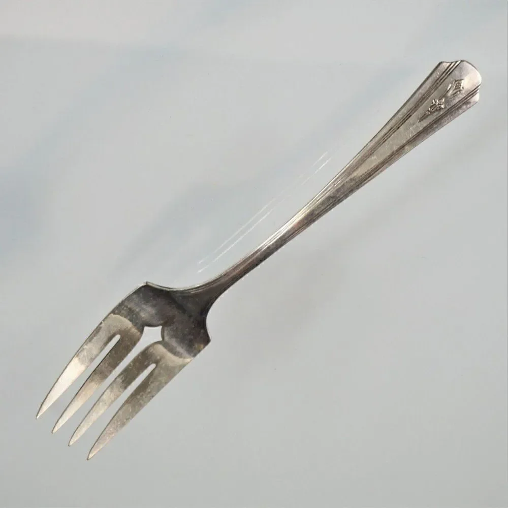 Peerless Oneida Silver Plate 1933 Charmion Pattern Serving Fork 8.25 in